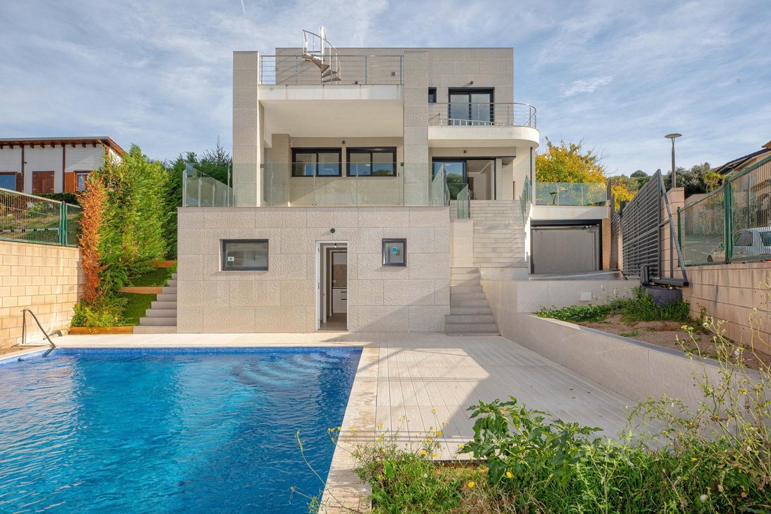 Villa in Palamos, Catalonia, Spain 2 - 16988236