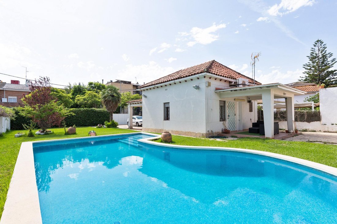 Villa in Castelldefels, Catalonia, Spain 1 - 16988308