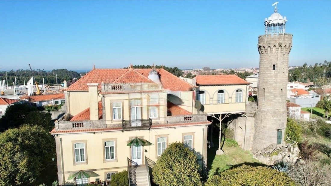 Castle in Santa Marinha e Sao Pedro da Afurada, Porto District, Portugal 2 - 16988074