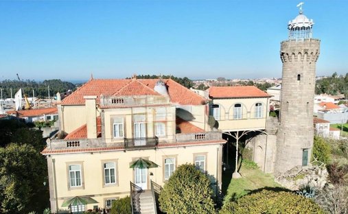 Schloss in Mafamude und Vilar do Paraiso, Distrikt Porto, Portugal 1