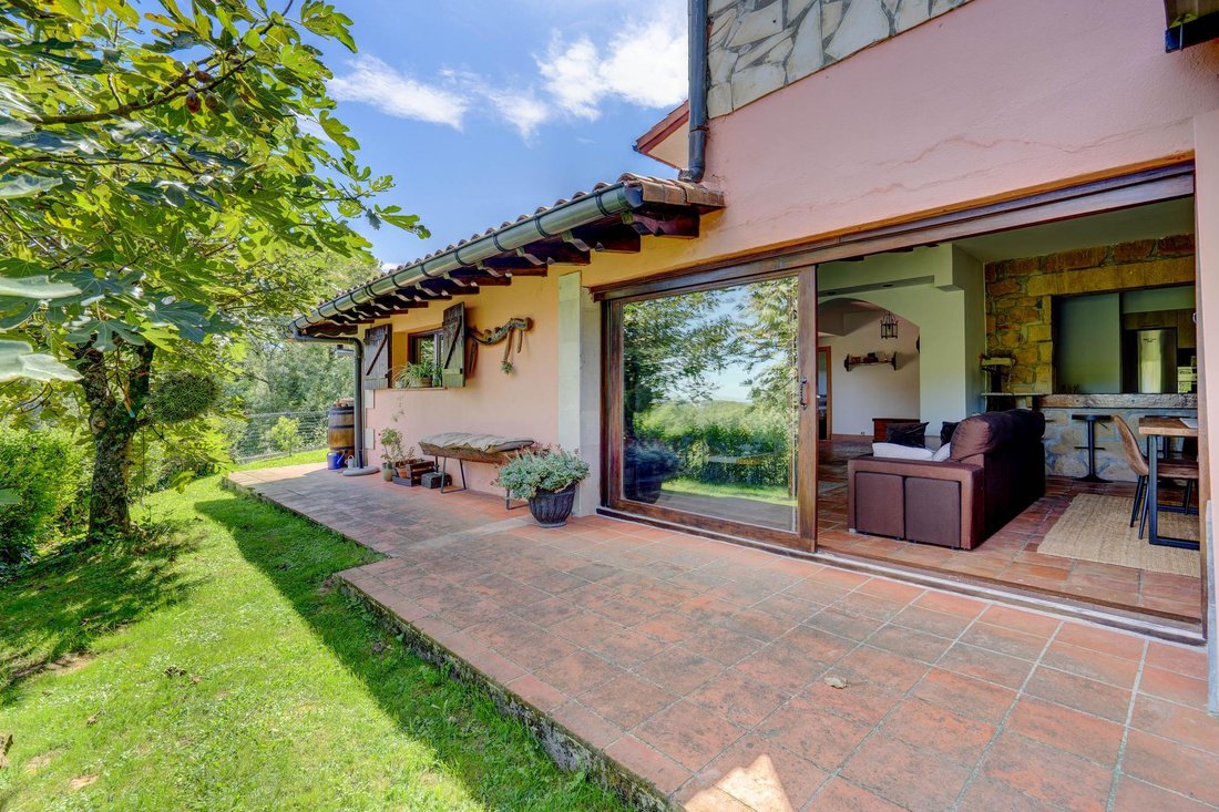 Villa in Hondarribia, Basque Country, Spain 1 - 16987544