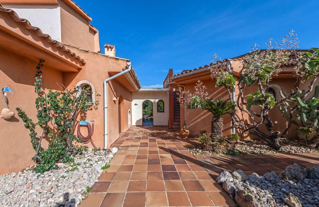 Villa in Rotes Velles, Calvia, Balearic Islands 2 - 17795288
