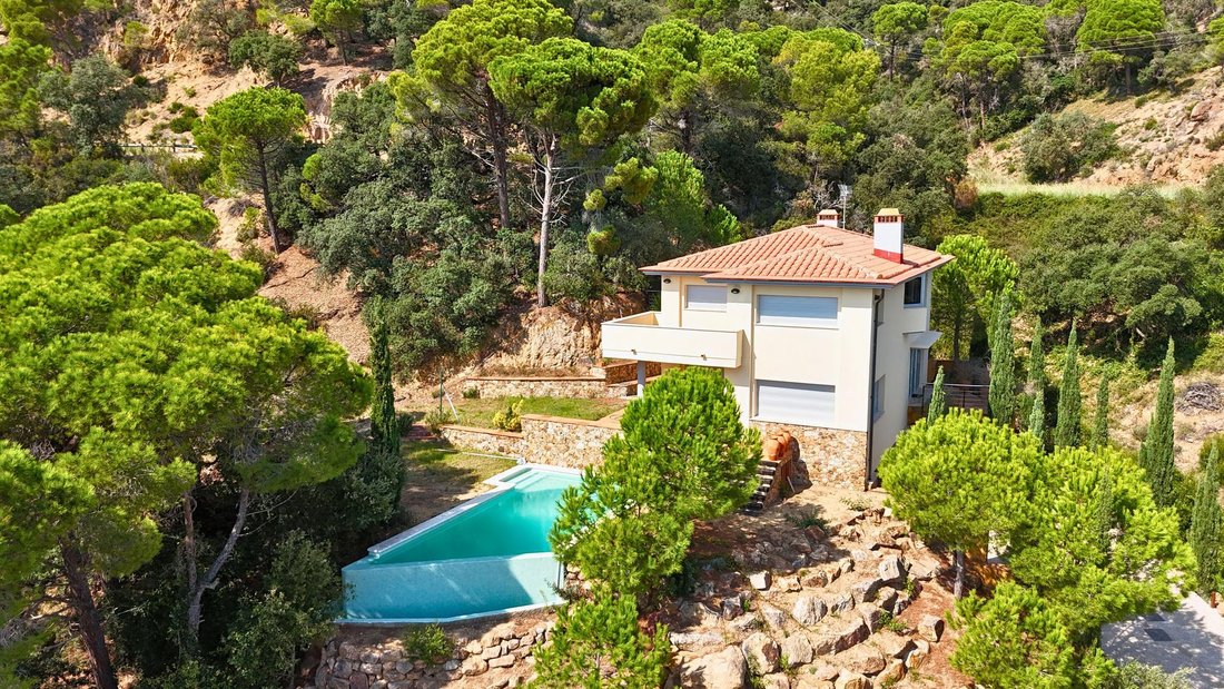 Villa in Sant Feliu de Guixols, Catalonia, Spain 1 - 16988962