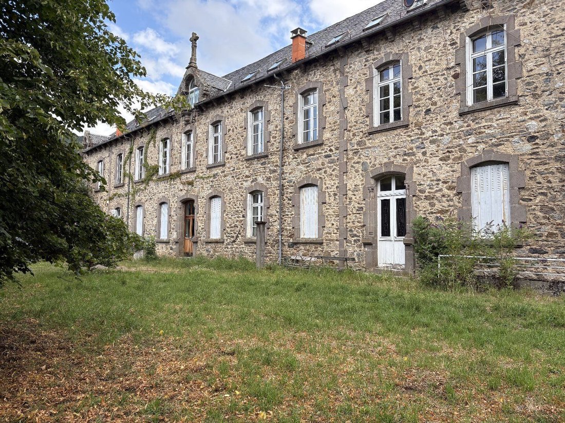 Villa in Condat, Auvergne-Rhône-Alpes, France 4 - 17796572