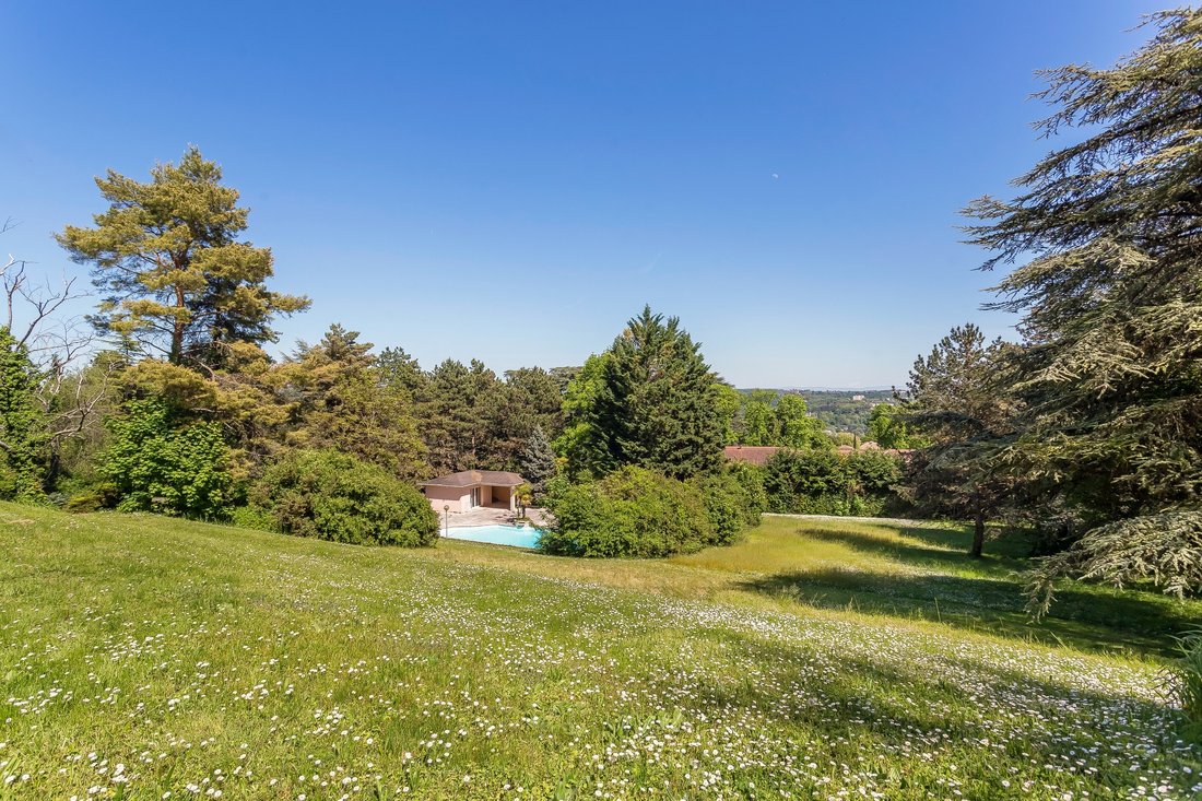House in Saint-Cyr-au-Mont-d'Or, Auvergne-Rhône-Alpes, France 5 - 17798156