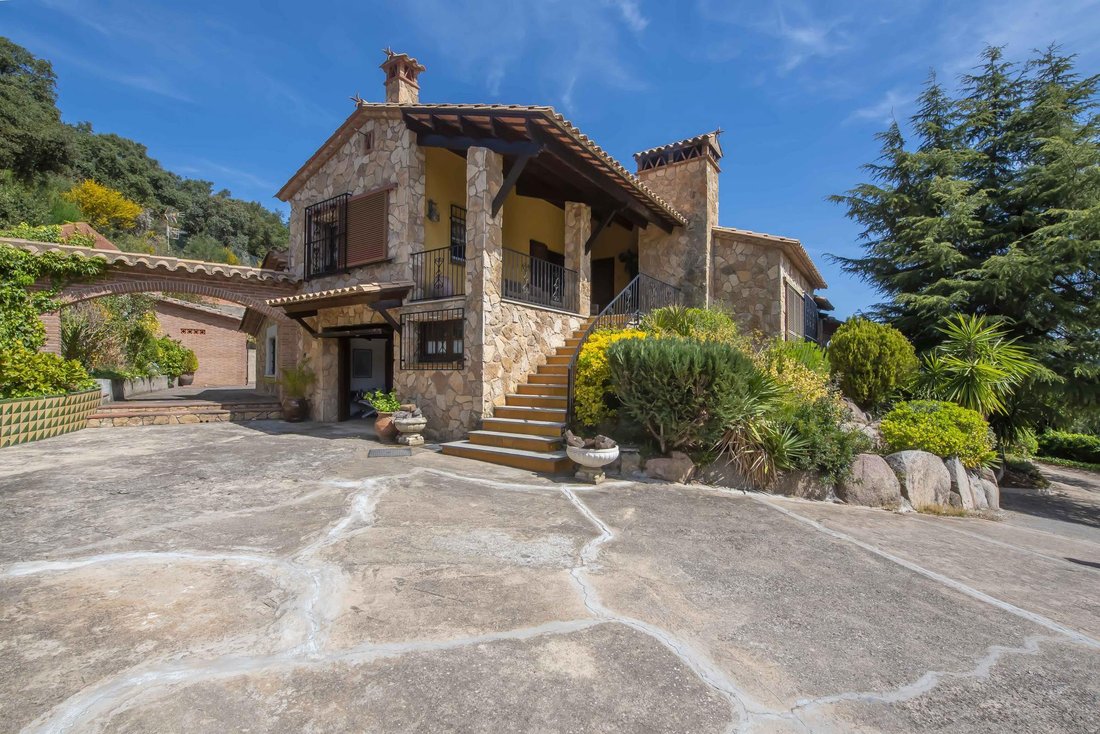 Villa in Santa Cristina d'Aro, Catalonia, Spain 1 - 16989824
