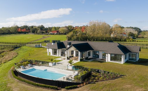 House in Coatesville, Auckland, New Zealand 1