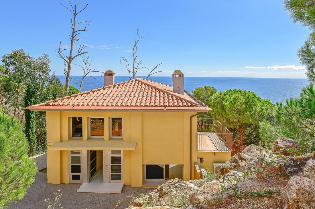 Villa in Sant Feliu de Guixols, Catalonia, Spain 2 - 16988977
