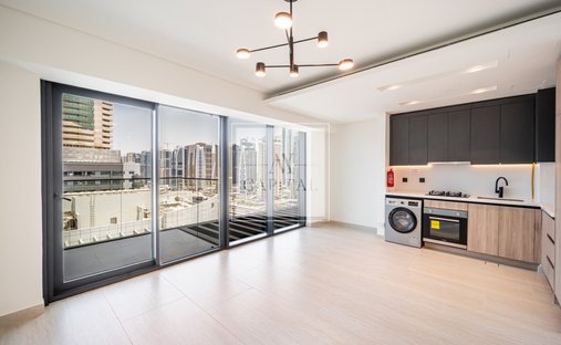 Apartment in Business Bay, Dubai, United Arab Emirates 1