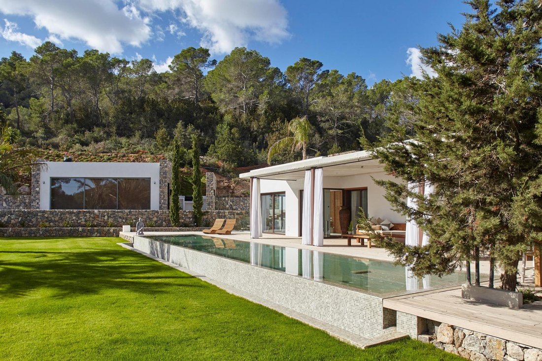 Villa in Sant Josep de sa Talaia, Balearic Islands, Spain 4 - 16989424