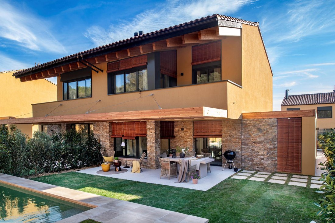 Villa in Regent, Catalonia, Spain 2 - 17099435