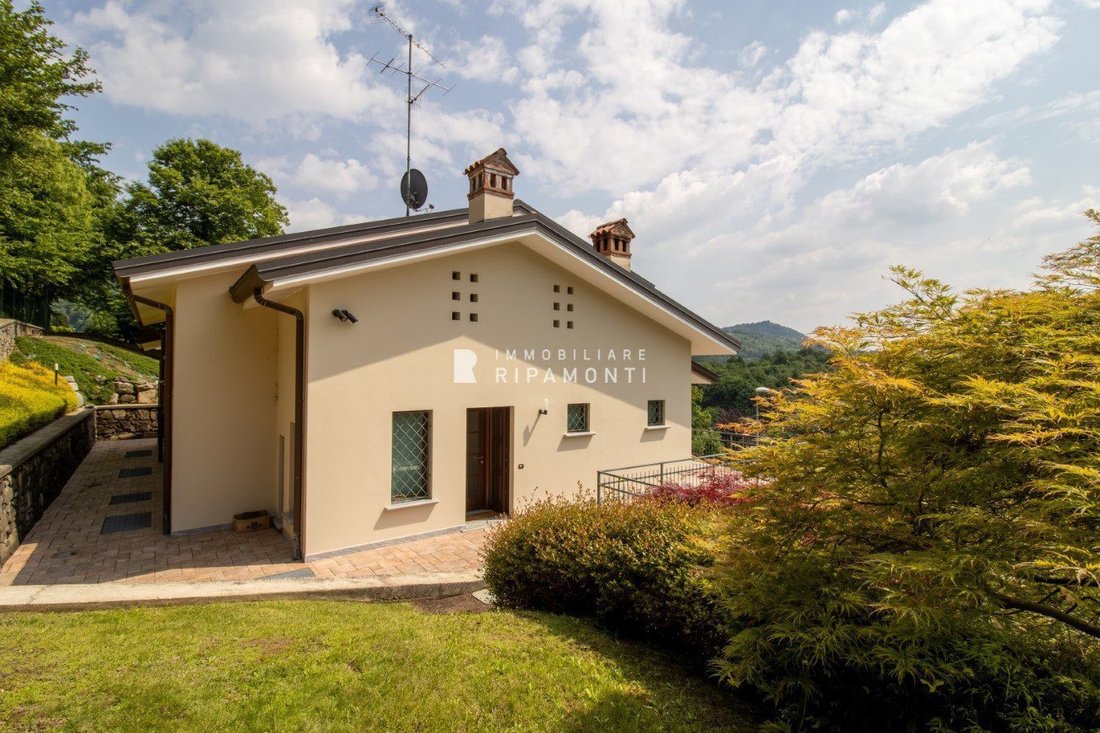 Villa in Ello, Lombardy, Italy 3 - 15821730
