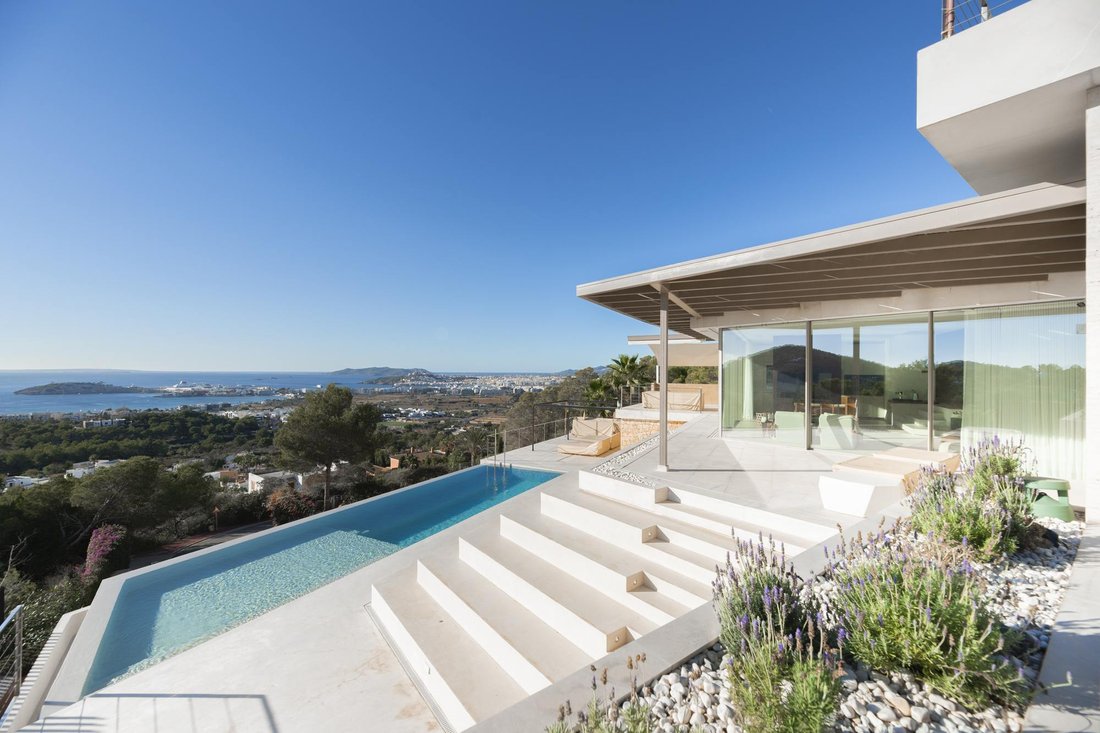 Villa in Jesus, Santa Eularia des Riu, Balearic Islands 1 - 16989358