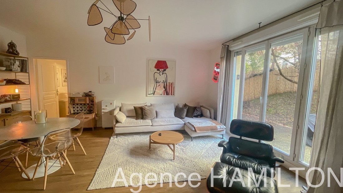 Apartment in Côte Saint Louis, Garches, France 1 - 17796807