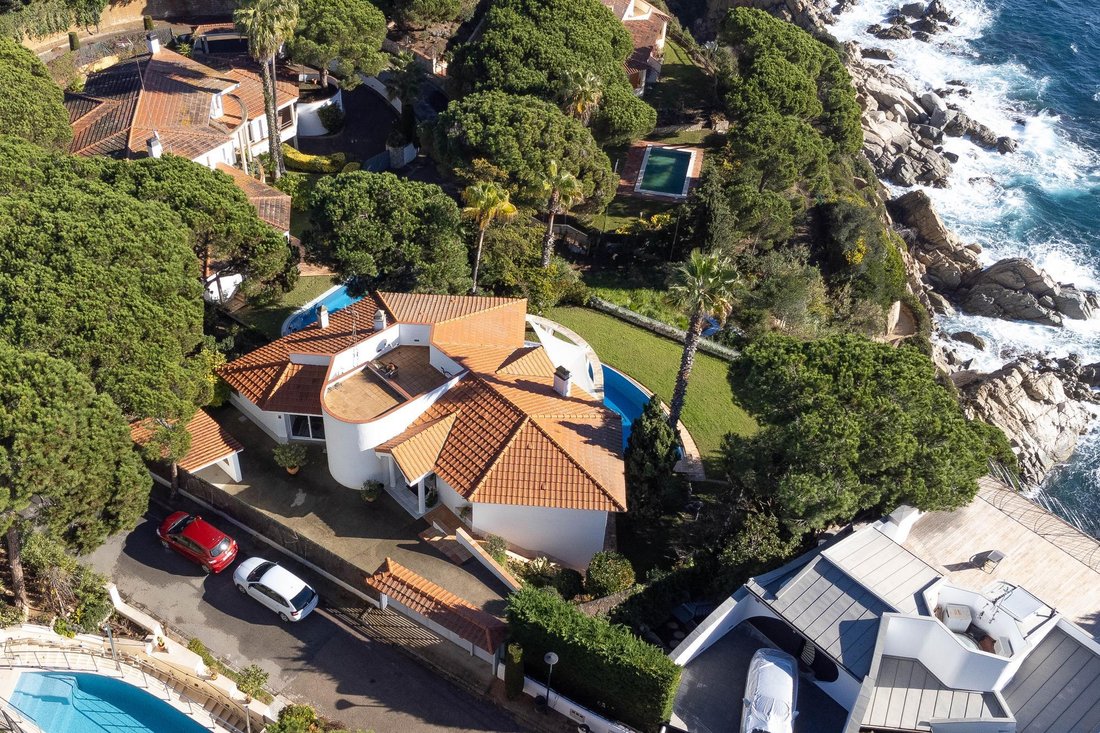 Villa in Lloret de Mar, Catalonia, Spain 1 - 16989562