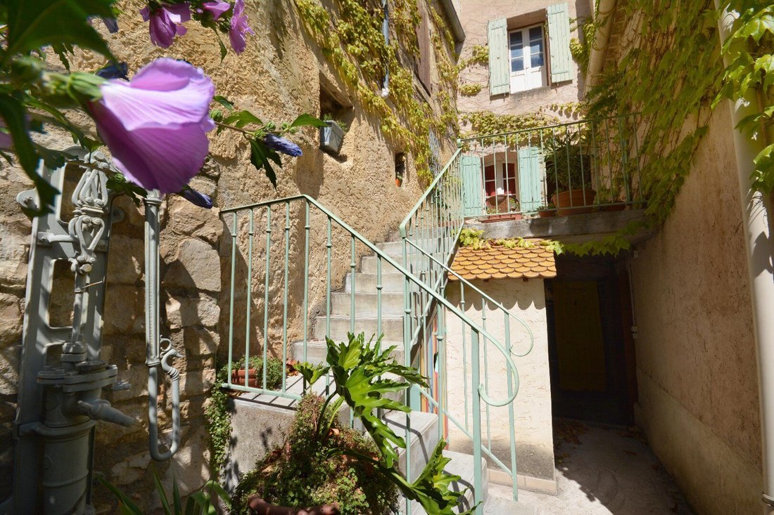 Villa in Le Barroux, Provence-Alpes-Côte d'Azur, France 2 - 17796806