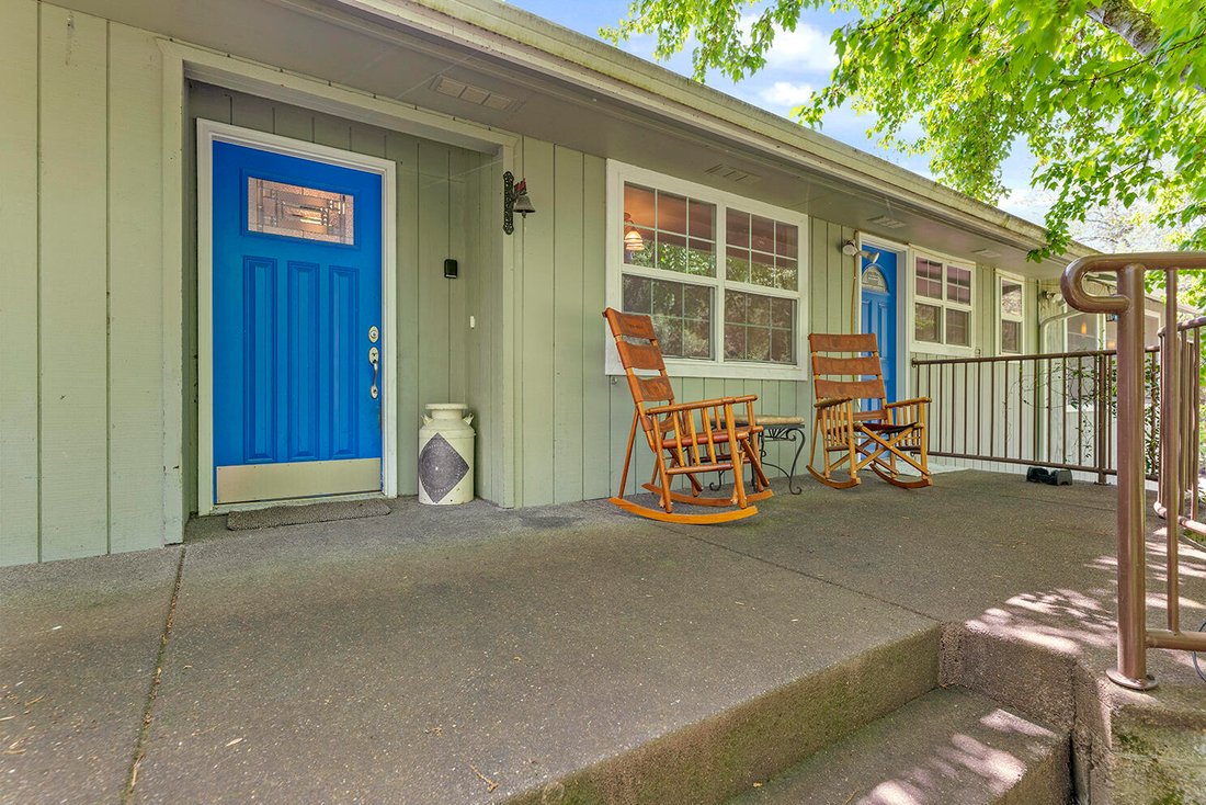 House in Grants Pass, Oregon, United States 5 - 17798532