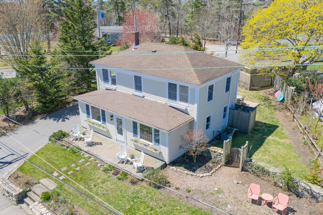 House in Bourne, Massachusetts, United States 4 - 17797749