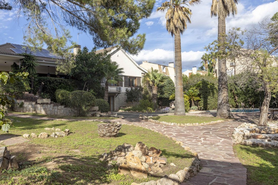 Villa in Paterna, Valencian Community, Spain 2 - 16988982