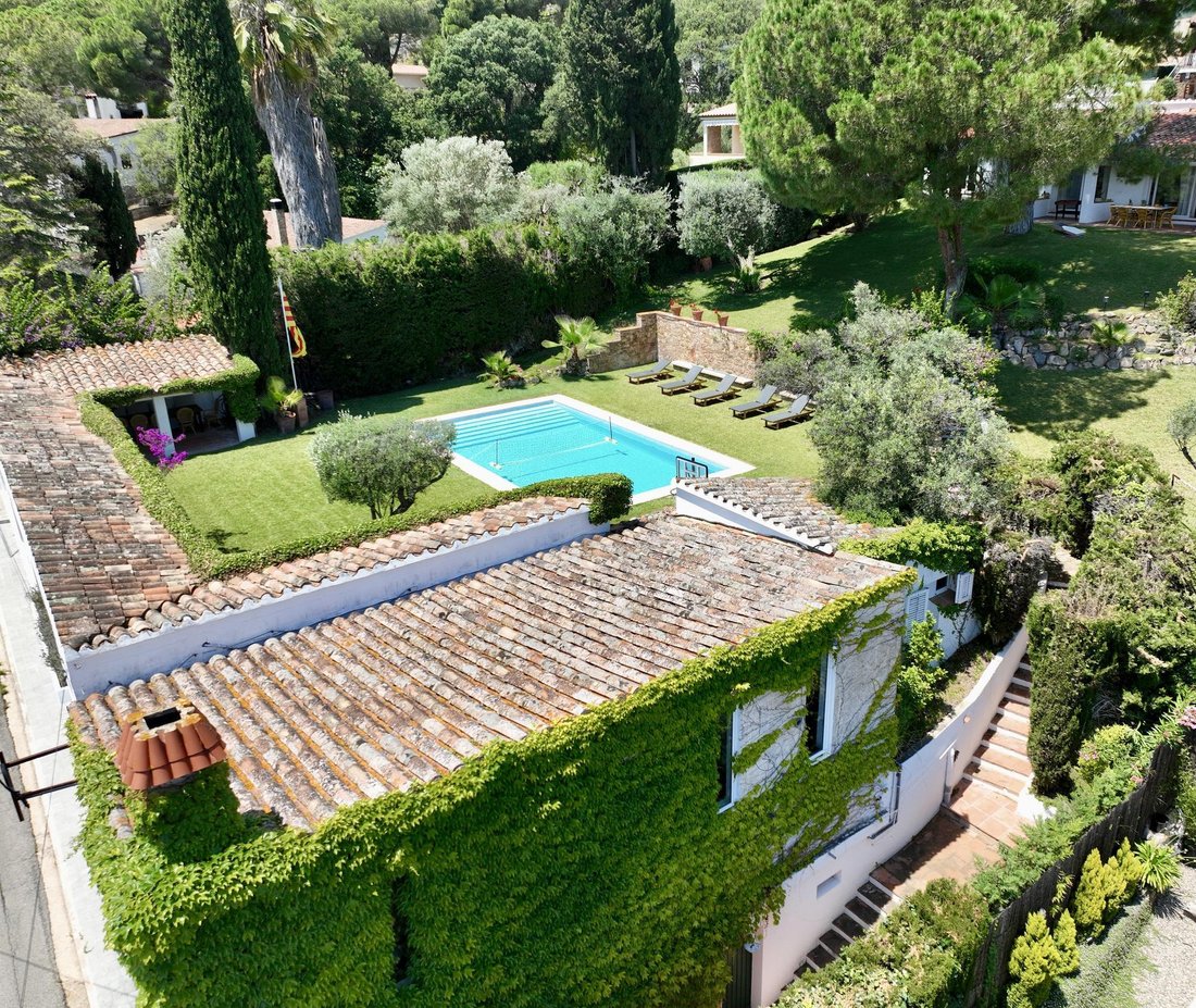 Villa in Calonge i Sant Antoni, Catalonia, Spain 2 - 16988599