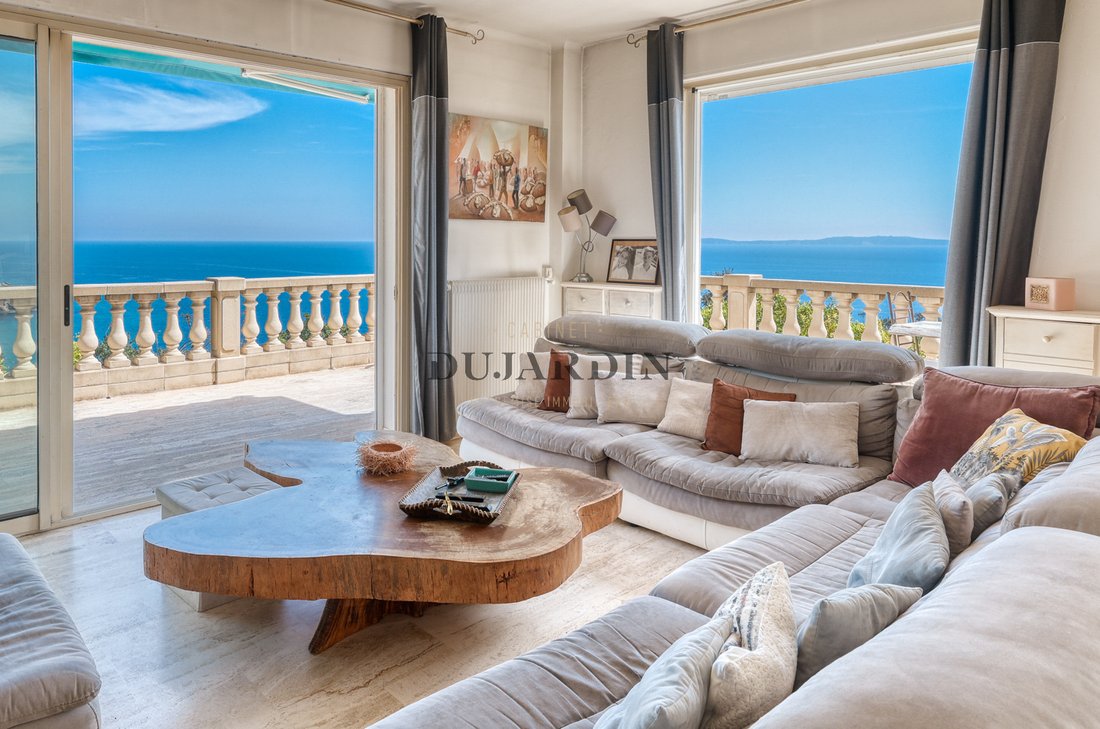 Villa in Rayol-Canadel-sur-Mer, Provence-Alpes-Côte d'Azur, France 1 - 17799512