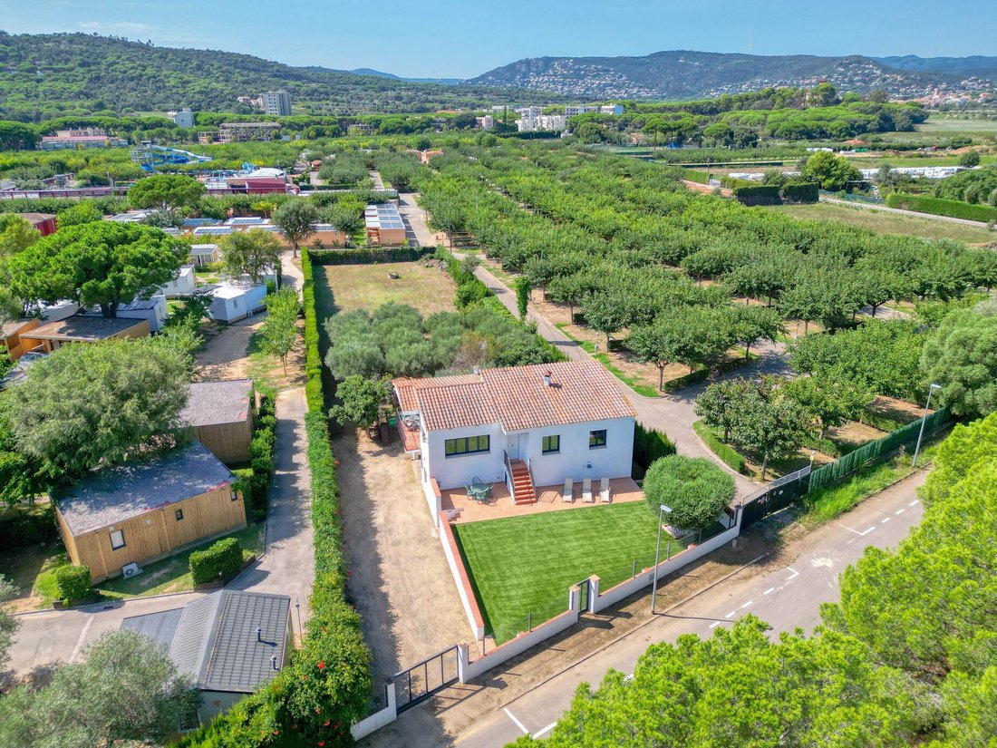 Villa in Calonge i Sant Antoni, Catalonia, Spain 1 - 16988709
