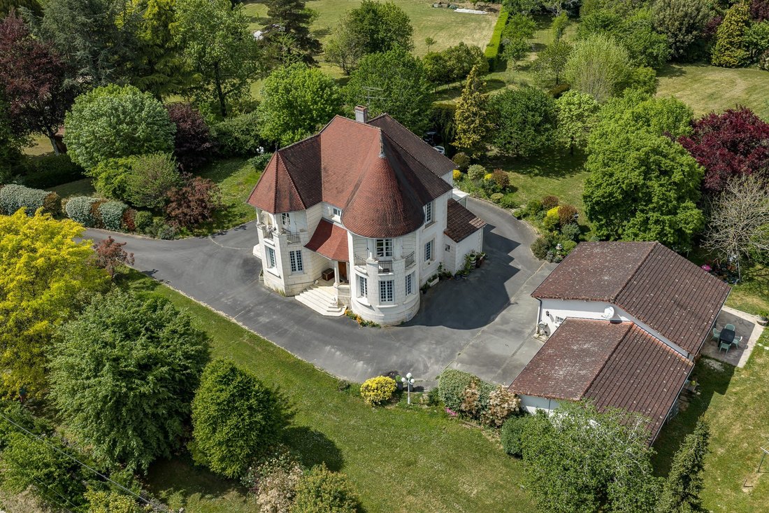 House in Neuvic, Nouvelle-Aquitaine, France 3 - 17800157