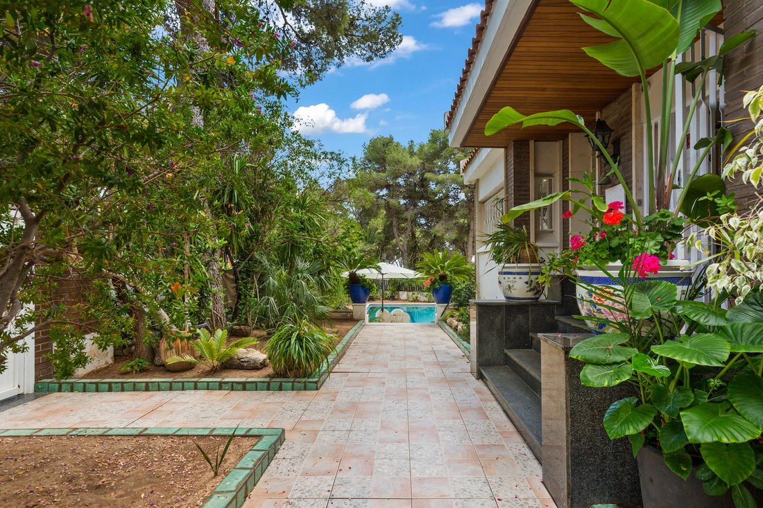 Villa in Castelldefels, Catalonia, Spain 4 - 16988002