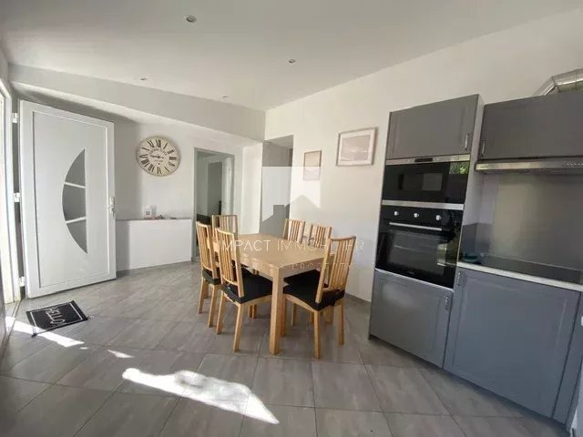 House in Hyeres, Provence-Alpes-Côte d'Azur, France 1 - 17797294