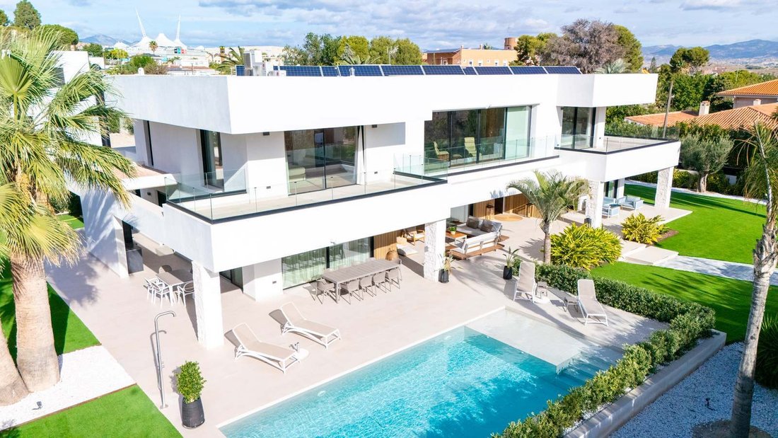 Villa in Alicante, Valencian Community, Spain 1 - 16988423