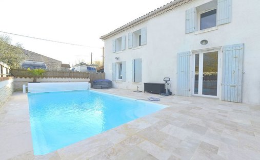 House in Le Chay, Nouvelle-Aquitaine, France 1