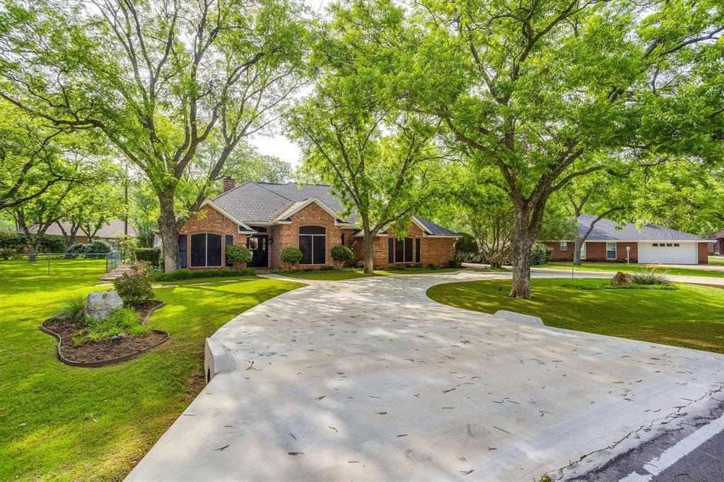House in Granbury, Texas, United States 3 - 17799604