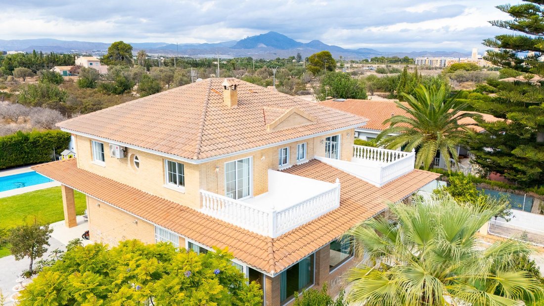 Villa in San Juan de Alicante, Valencian Community, Spain 1 - 16988036