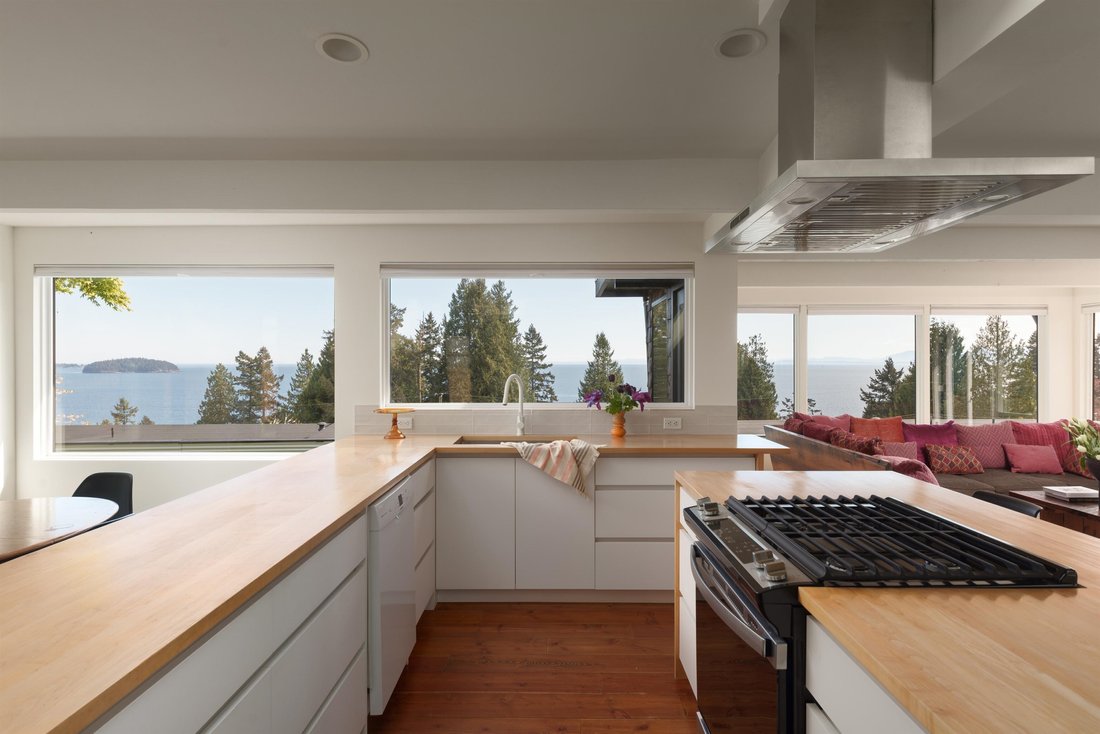 House in Gibsons, British Columbia, Canada 4 - 17800079