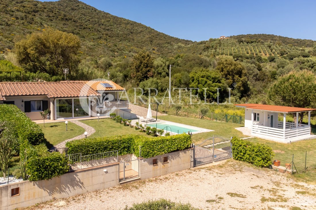 Villa in Castle of Castiglione, Castiglione della Pescaia, Tuscany 2 - 17799761