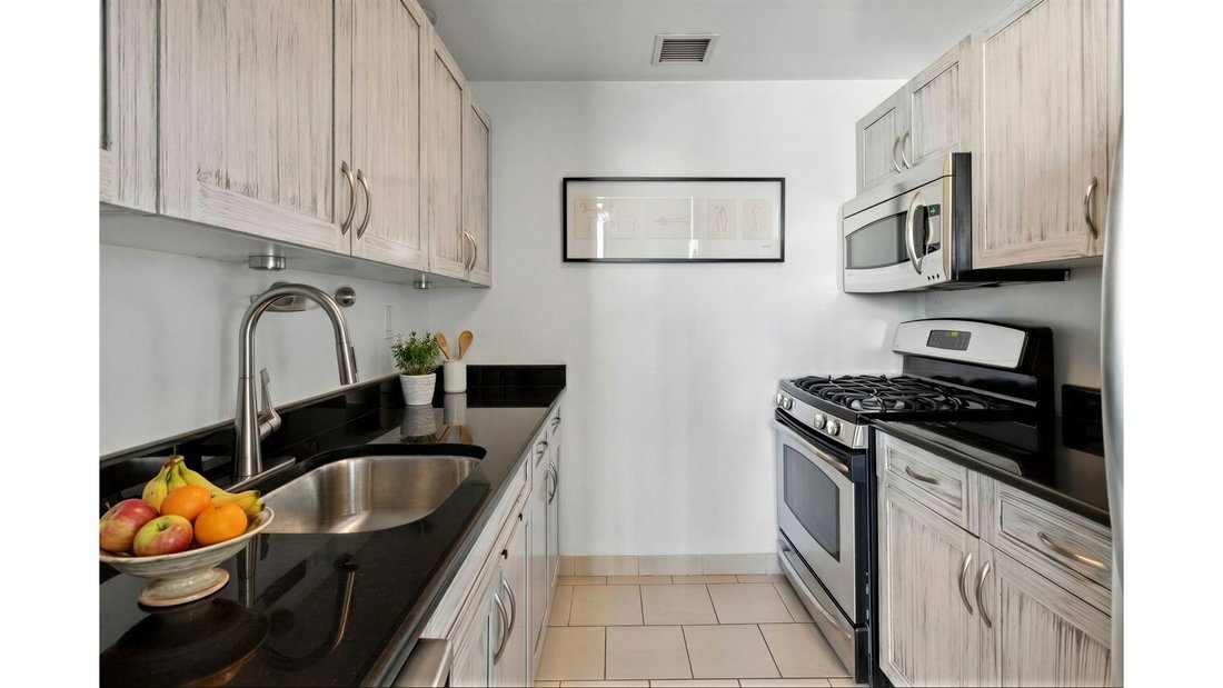 Condo in New York, New York, United States 3 - 17796464