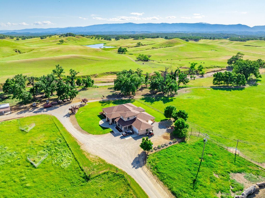 House in Red Bluff, California, United States 1 - 16368314