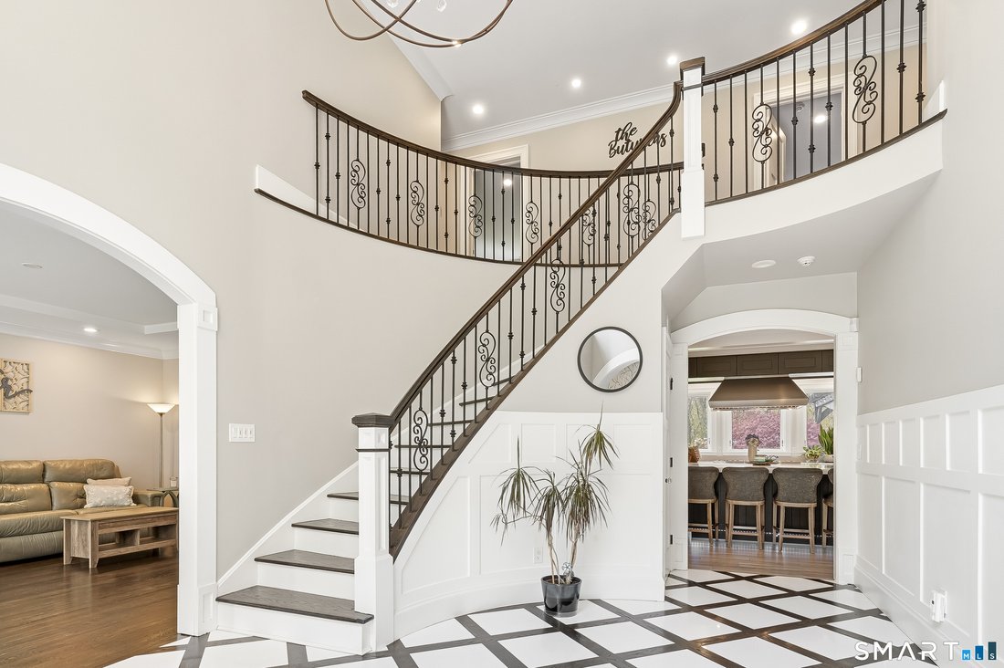 House in Trumbull, Connecticut, United States 3 - 17797955