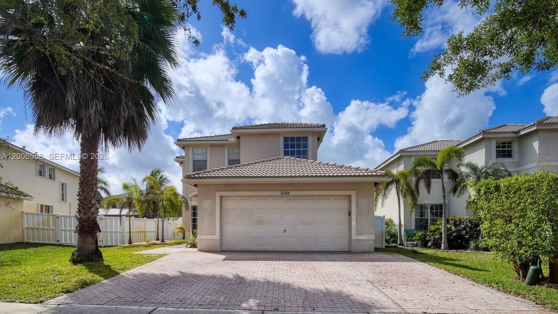 House in Miramar, Florida, United States 3 - 17795472