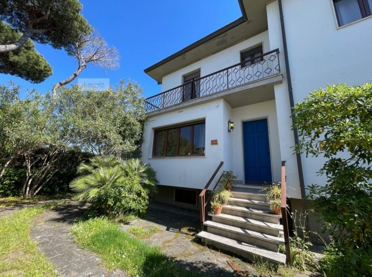 Villa in Lido di Camaiore, Camaiore, Tuscany 3 - 17375556