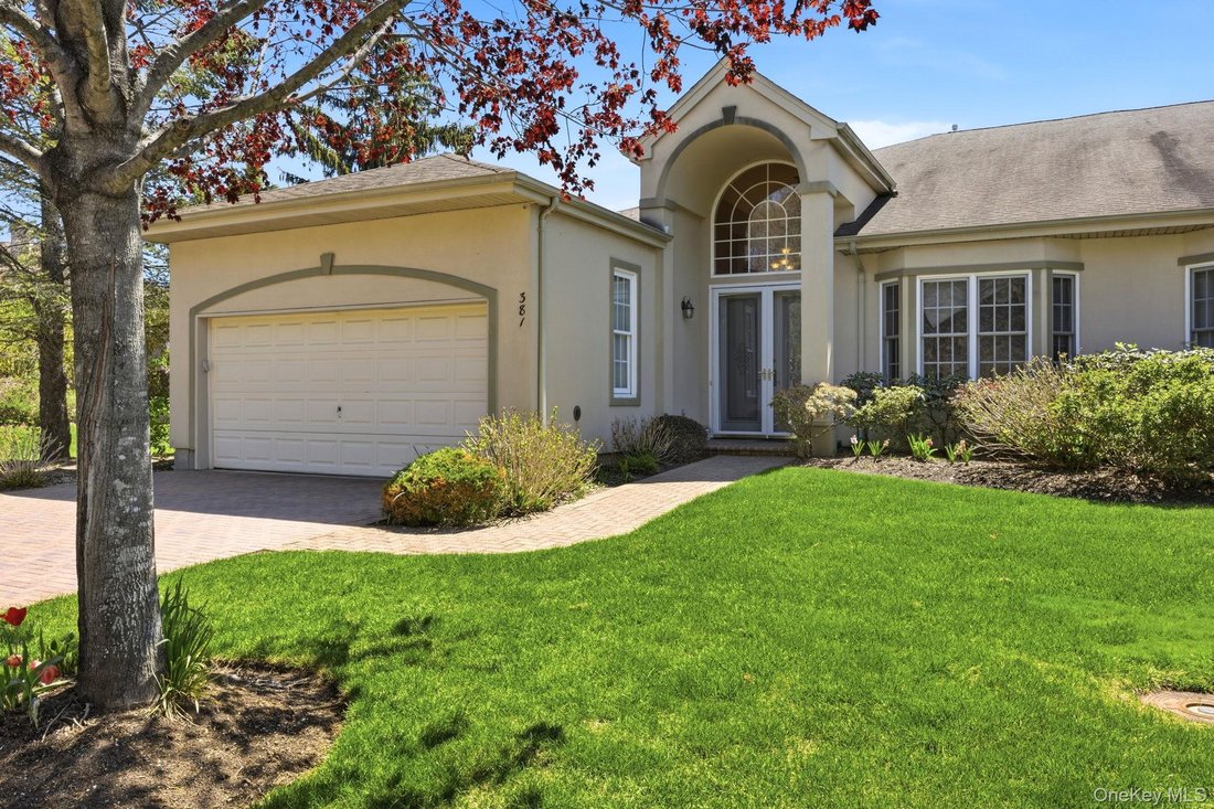Condo in Melville, New York, United States 1 - 17776765