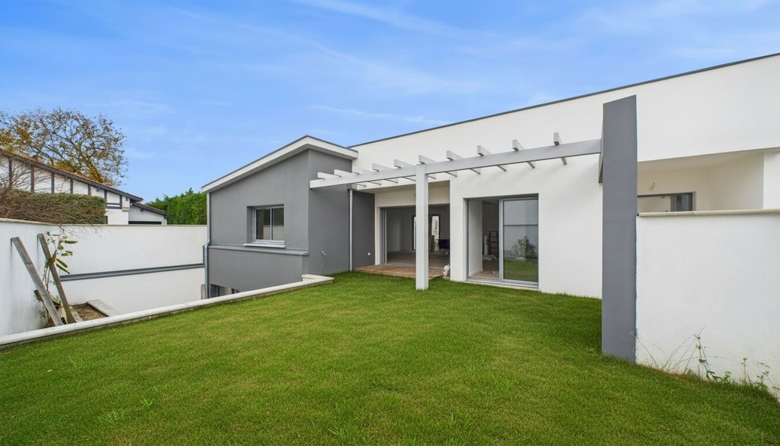 Villa in Anglet, Nouvelle-Aquitaine, France 1 - 17796995