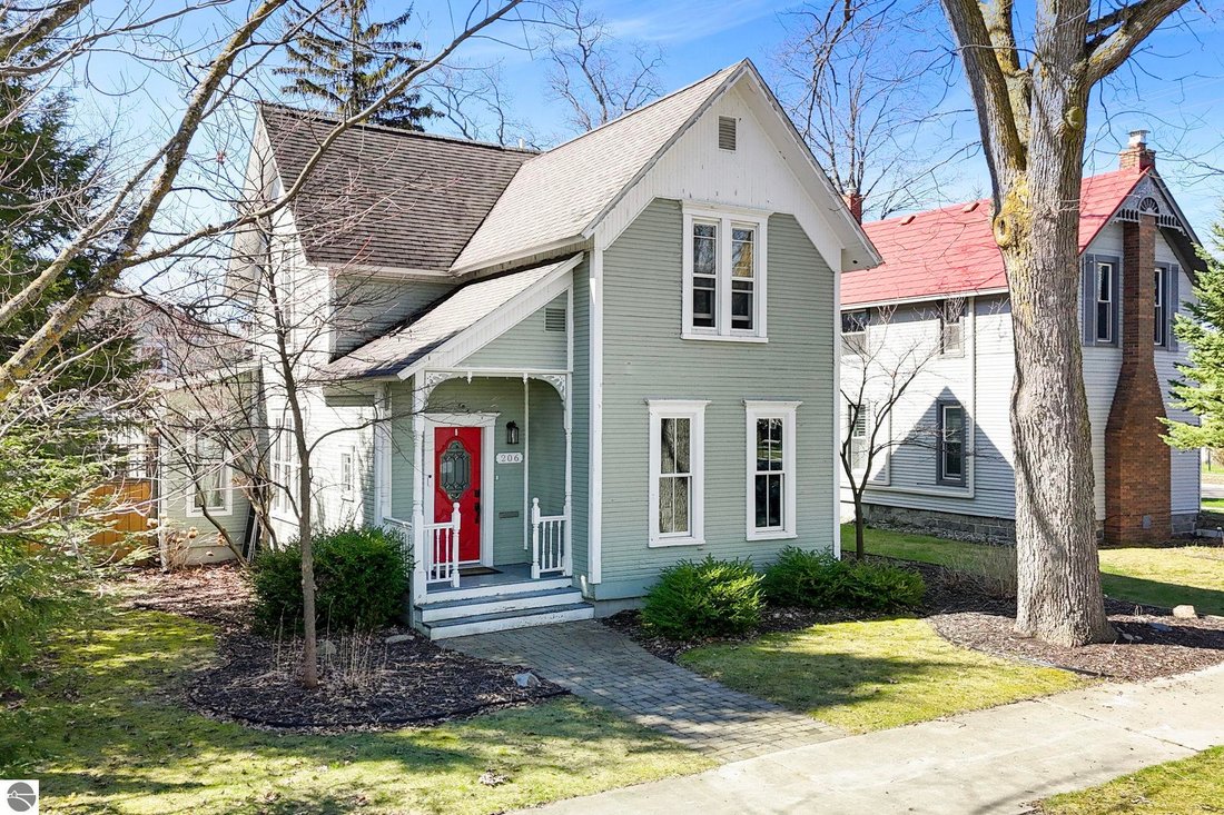 House in Garfield Township, Michigan, United States 1 - 17801351