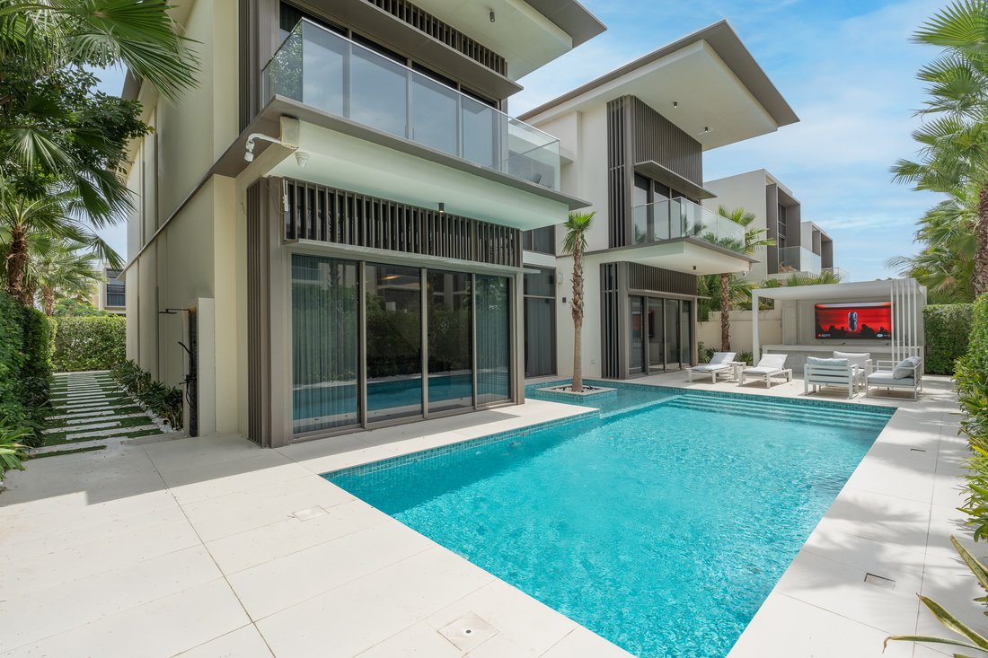 Villa in Hadaeq Sheikh Mohammed Bin Rashid, Dubai, United Arab Emirates 1 - 17478437
