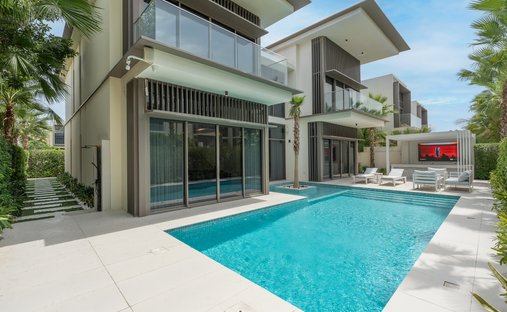 Villa in Hadaeq Sheikh Mohammed Bin Rashid, Dubai, United Arab Emirates 1