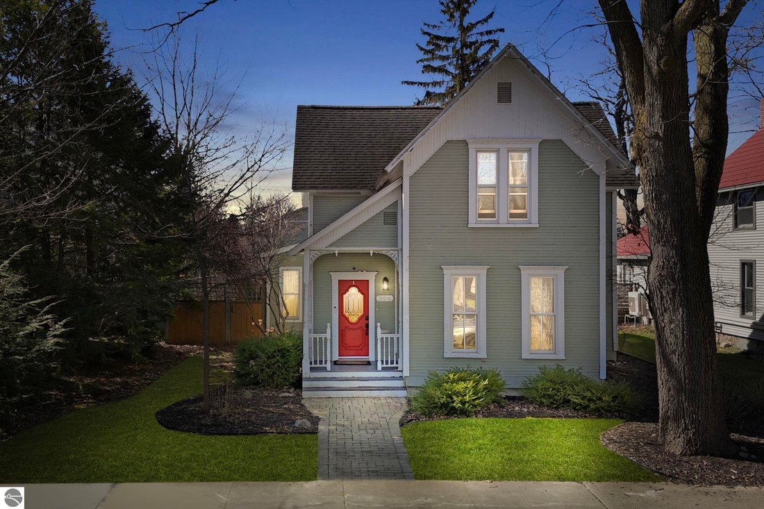 House in Garfield Township, Michigan, United States 3 - 17801351