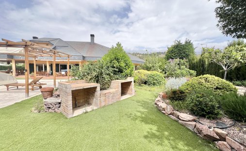 Villa in Ibi, Valencian Community, Spain 1
