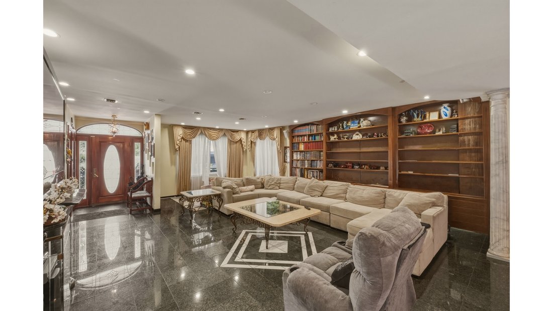 House in New York, New York, United States 2 - 17779664