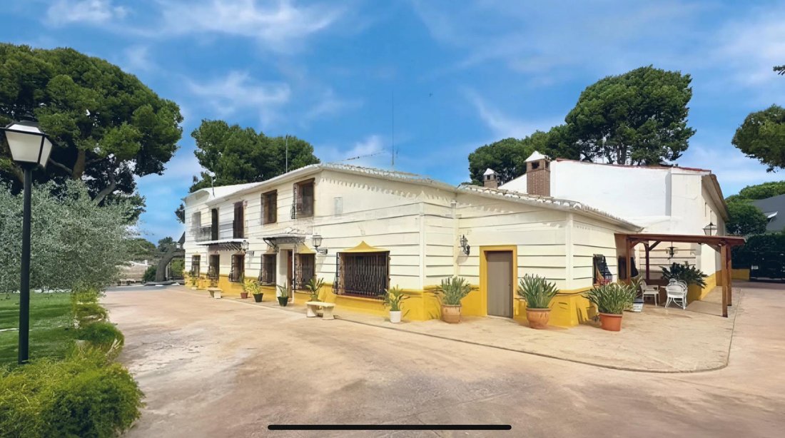 Villa in Petrer, Valencian Community, Spain 2 - 16988667