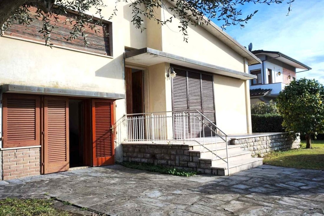 Villa in Pietrasanta, Tuscany, Italy 1 - 17798578